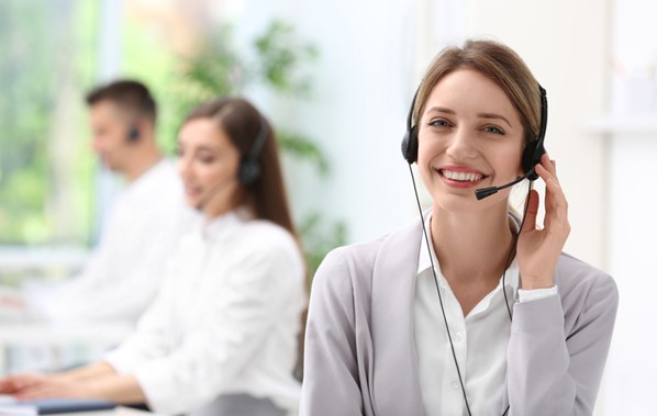 CSR using call center software