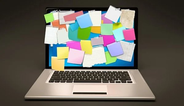 Post It notes on laptop