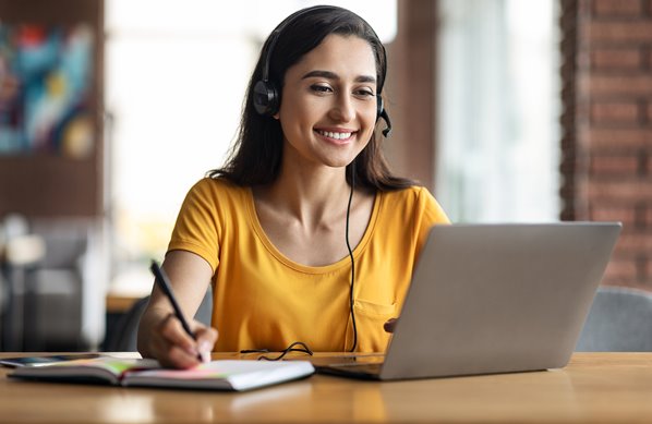 Agent working in cloud contact centre