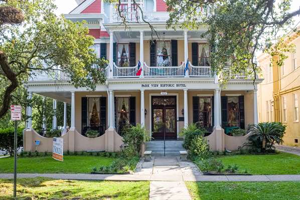 Historic Hotel on St. Charles Avenue New Orleans, LA, USA