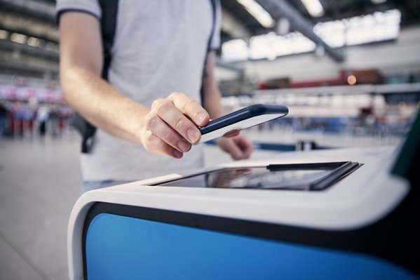 Automatic check-in at airport 