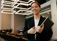 Smiles and Jokes Help Good Managers Boost Hotel Staff Performance thumbnail