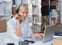 The Benefits of Having Human Customer Service Representatives in the Shipping Industry thumbnail