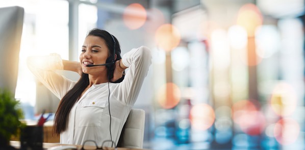 Relaxed call center agent