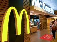 How Does McDonald’s Handle Customer Complaints? thumbnail