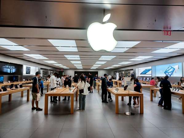 Apple retail store 